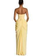 Vestido de Pierna Abierta